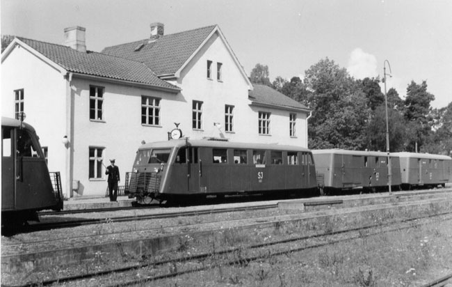 De rdmlade gotlndska rlsbussarna gjorde entr p Gotland 1945