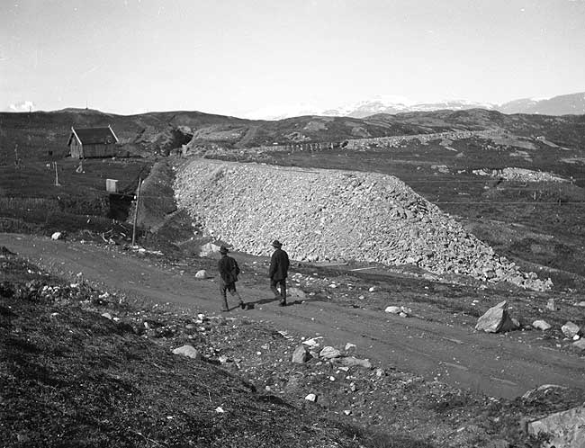 Malmbanan Kiruna - Riksgrnsen. Bilden r tagen 1899-1900 ngonstans mellan Vassijaure och Riksgrnsen