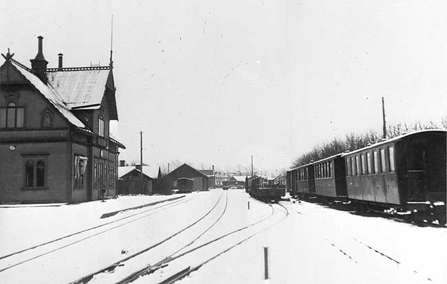 Jnkping - Gripenbergs Jrnvg, JGJ. Jnkping stra station. Trafiken har upphrt och sista tget har gtt