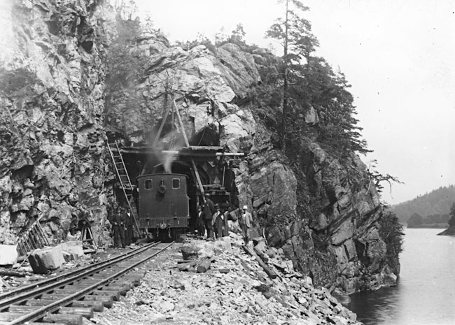 Vstergtland - Gteborgs Jrnvg, VGJ. 1898 anlggning av Brobackatunneln strax sder om Anten