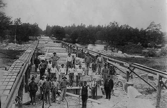 Construction of the bridge over Dallven year 1900