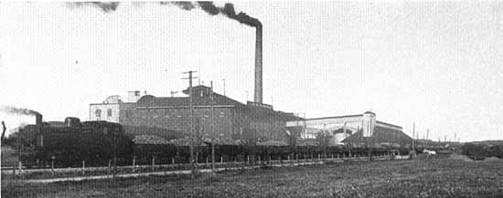 Train carrying a cargo of sugar beet at Köpingebro s