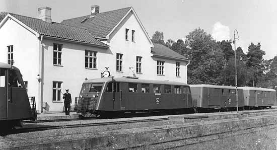 Railcars crossing att Roma aroud year 1955