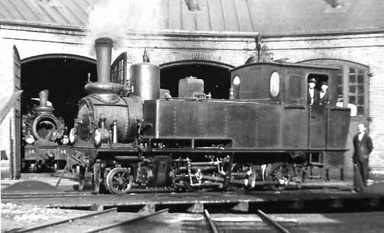 VÅHJ engine No 5 at Växjö engineshed year 1936